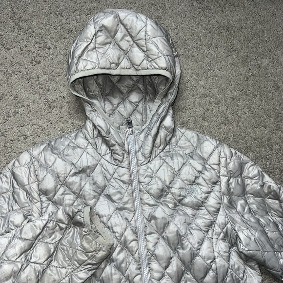 The North Face Jackets & Blazers - The North Face Jacket Women's Size Small Gray Thermoball Parka Puffer Hood